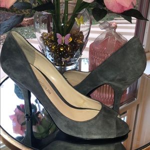 SALE 🍾 Enzo Angiolini gray suede leather shoes